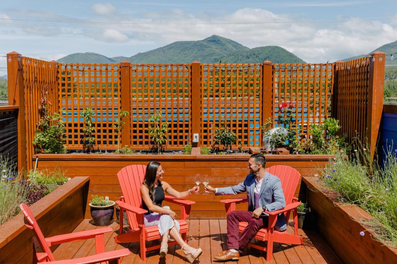 Pluvio Restaurant And Rooms Ucluelet Exterior foto